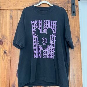 Adelaide’s Fort Mickey Main Street T-shirt